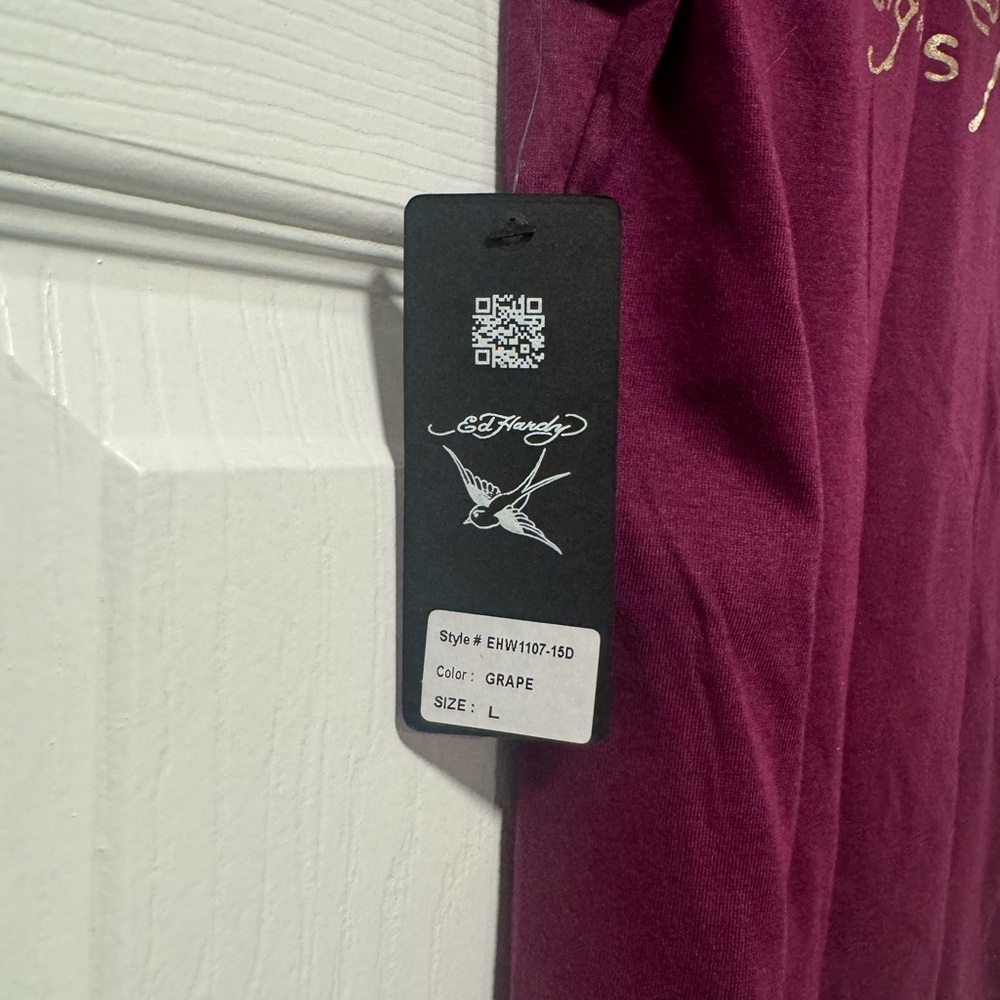 Ed Hardy Maroon baby tee with Gold Script - Picture 5 of 6